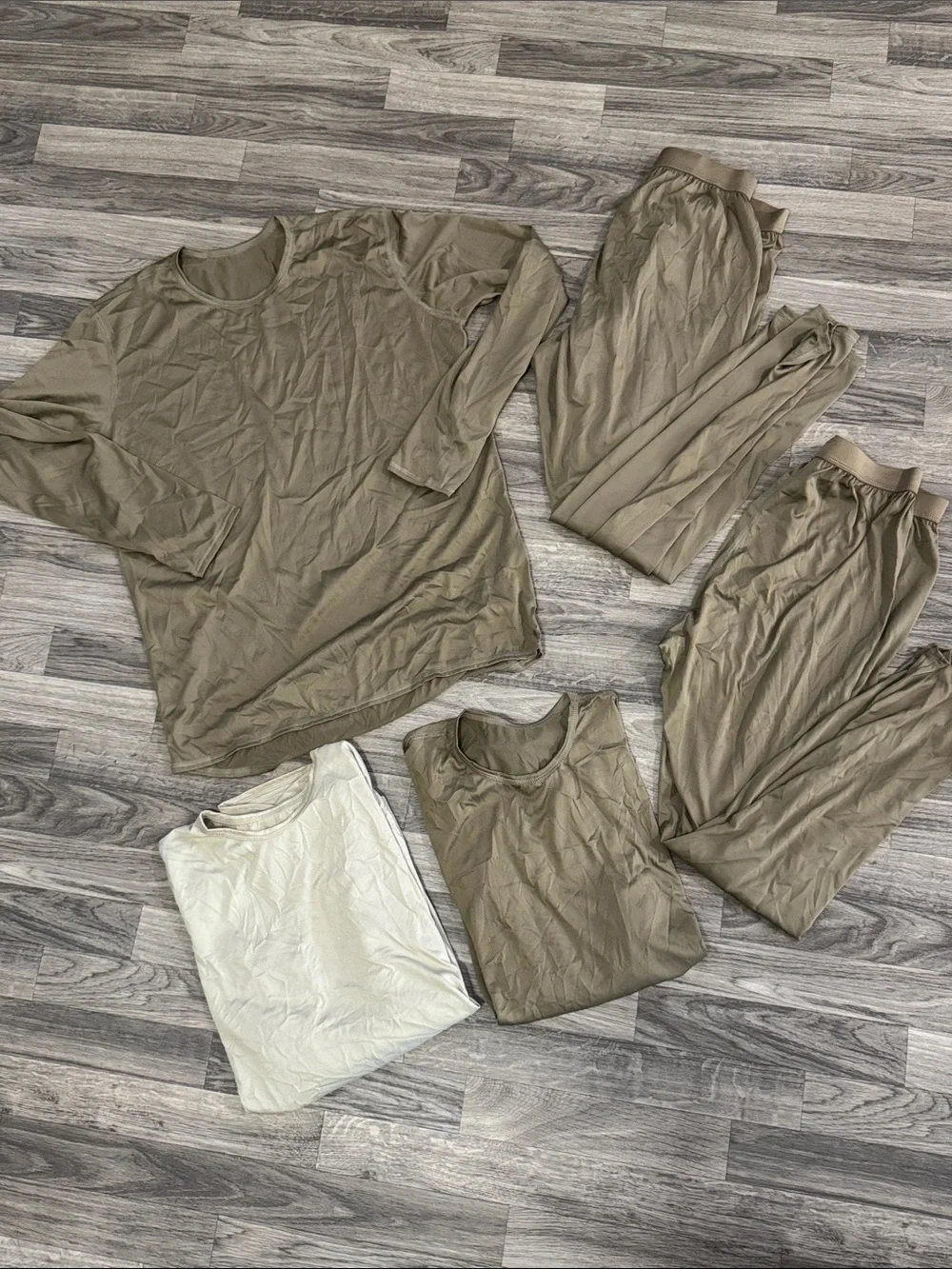 Milliken light weight cold weather gen III tops and bottoms sz medium regular